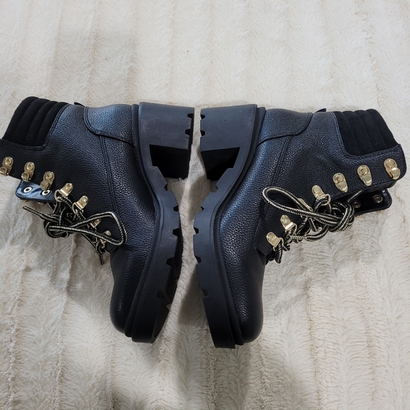 Boots - Picture 4 of 6